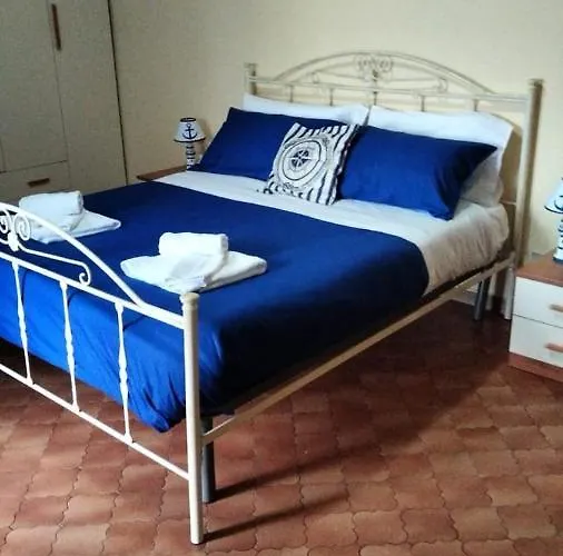 לינה וארוחת בוקר Perla Del Sud *